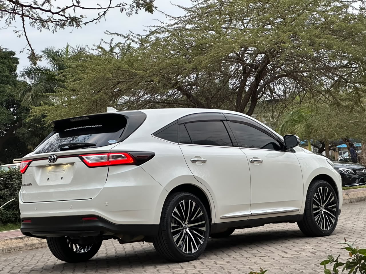 Toyota Harrier Anaconda thumbnail 9